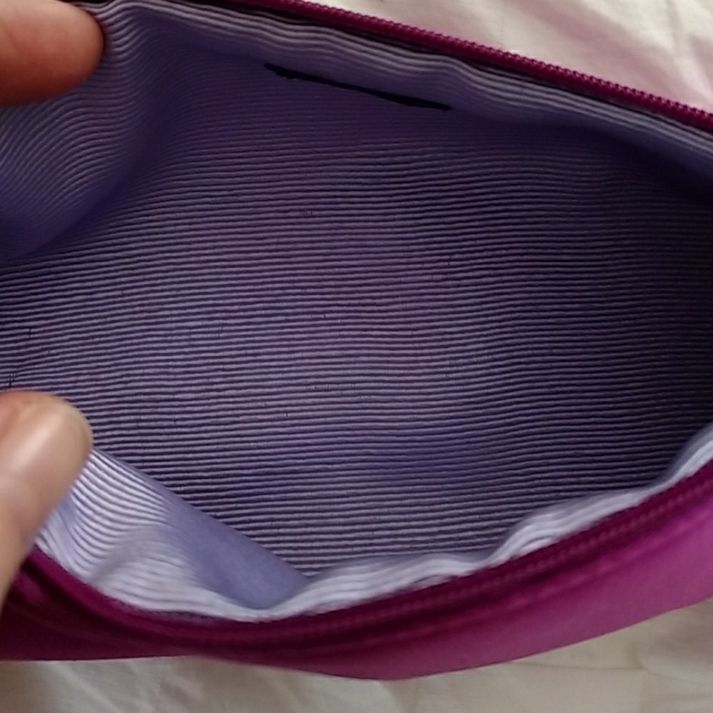 Cosmetic bag - Picture 3 of 4